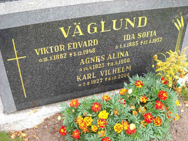 Grave number: 3 MB 14 7, 10