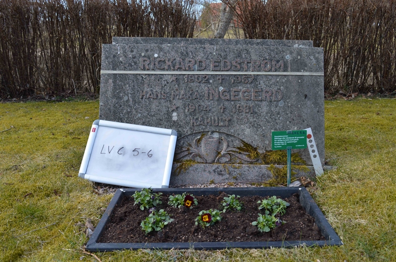 Grave number: LV C     5, 6