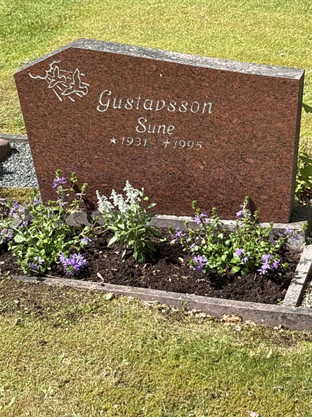 Grave number: SKF G    32, 33