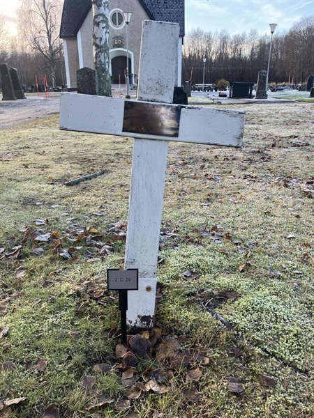 Hautatunnus: 2 C    24