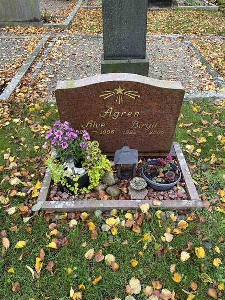 Grave number: ÖV B    10