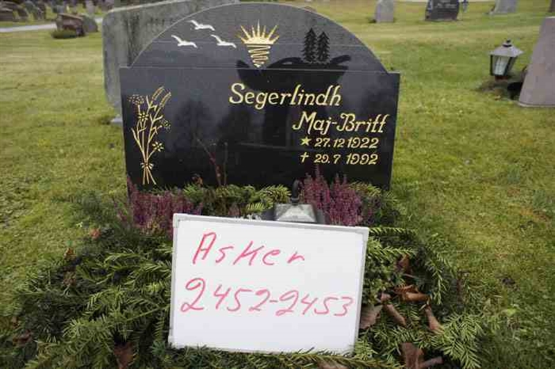 Grave number: 1 G  2452-2453