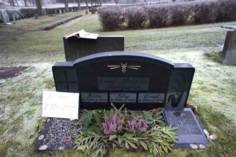 Grave number: 1 F  1980-1982