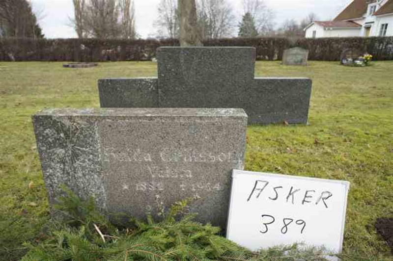 Grave number: 1 E   389