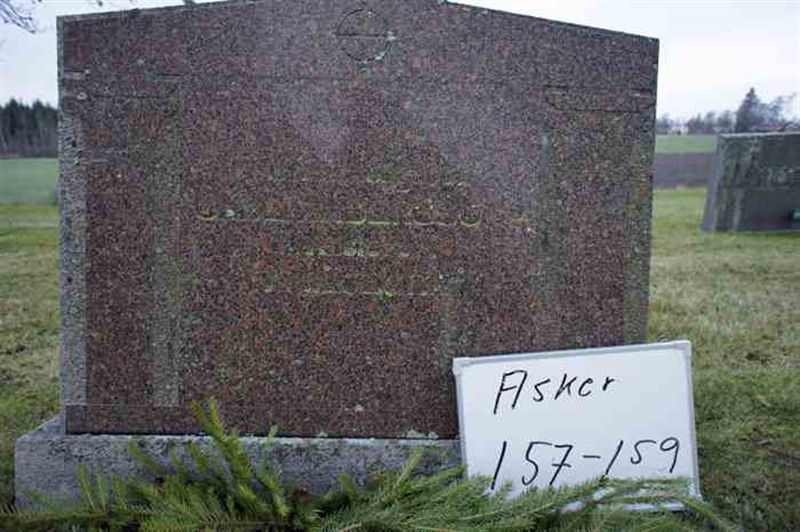 Grave number: 1 B   157-159