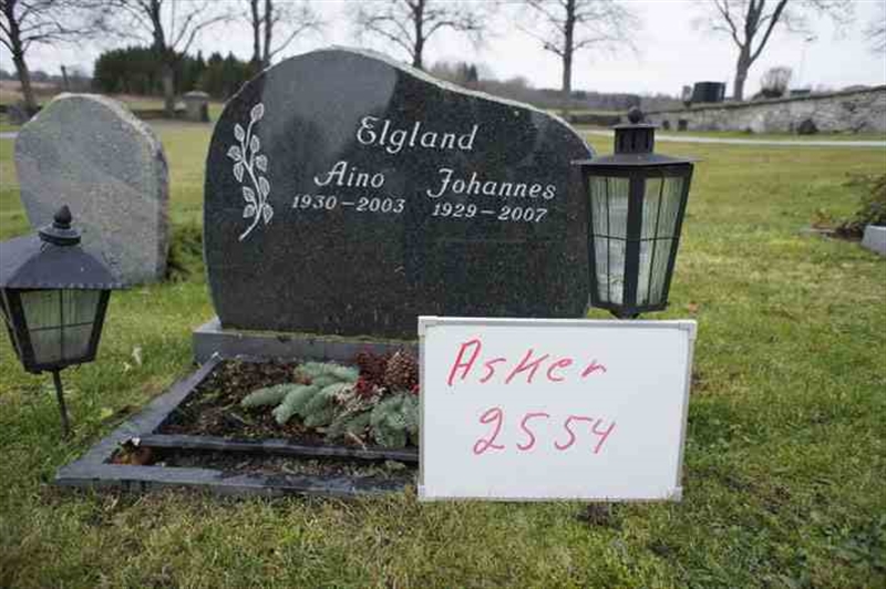 Grave number: 1 J  2554