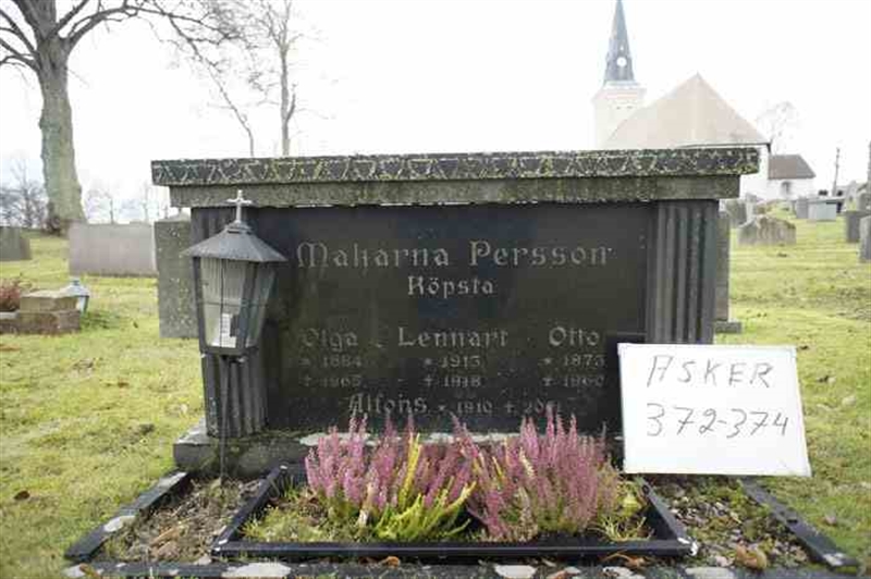 Grave number: 1 E   372-374