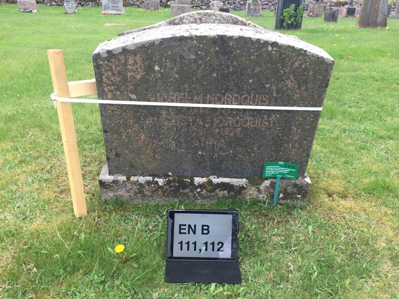 Grave number: EN B   111, 112