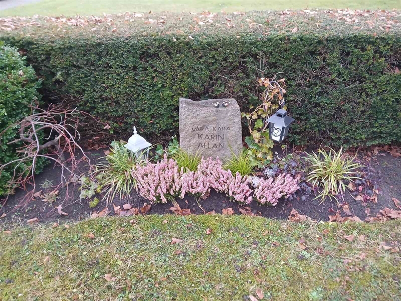 Grave number: FE E   103, 104