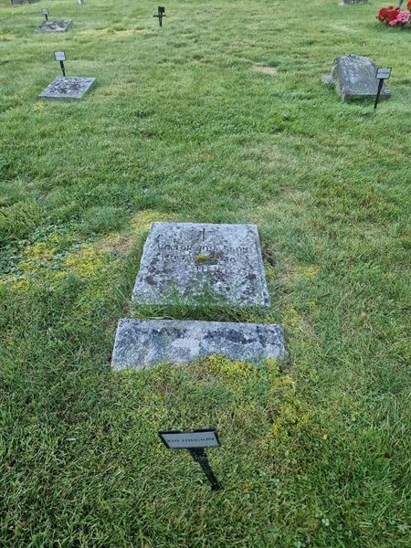 Grave number: 2 KV.4   211