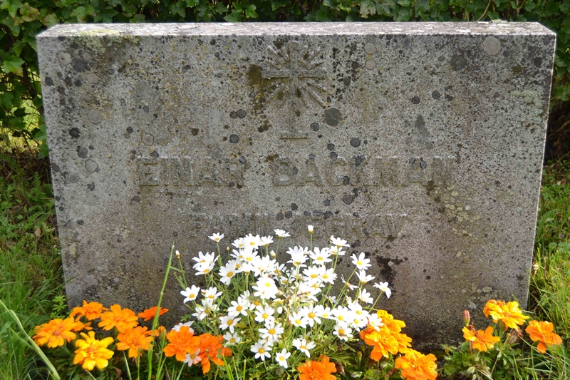 Grave number: 1 M   570C