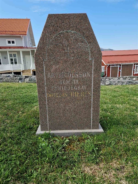 Grave number: 501 02 28-30