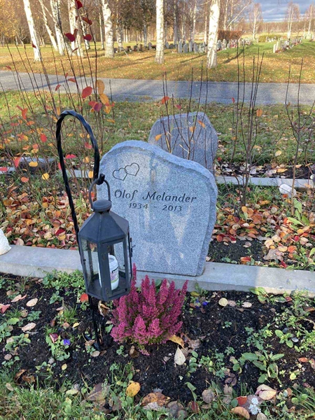 Grave number: 3 2451