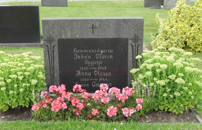 Grave number: 1 3    40