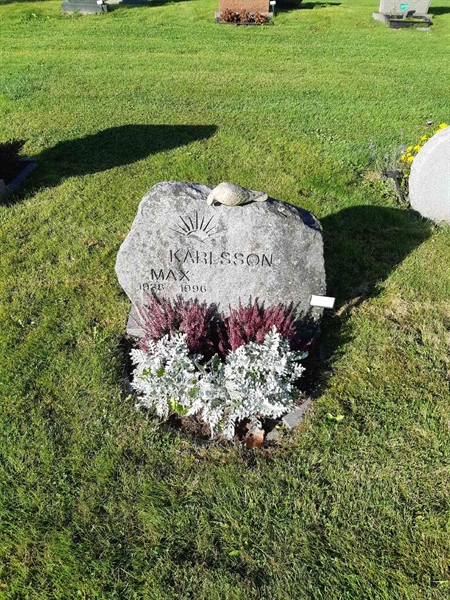 Hautatunnus: Fr 8   255