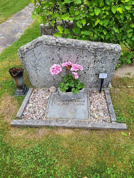 Grave number: Jä 04    54