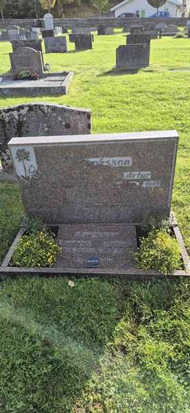Grave number: KN 02   464, 465