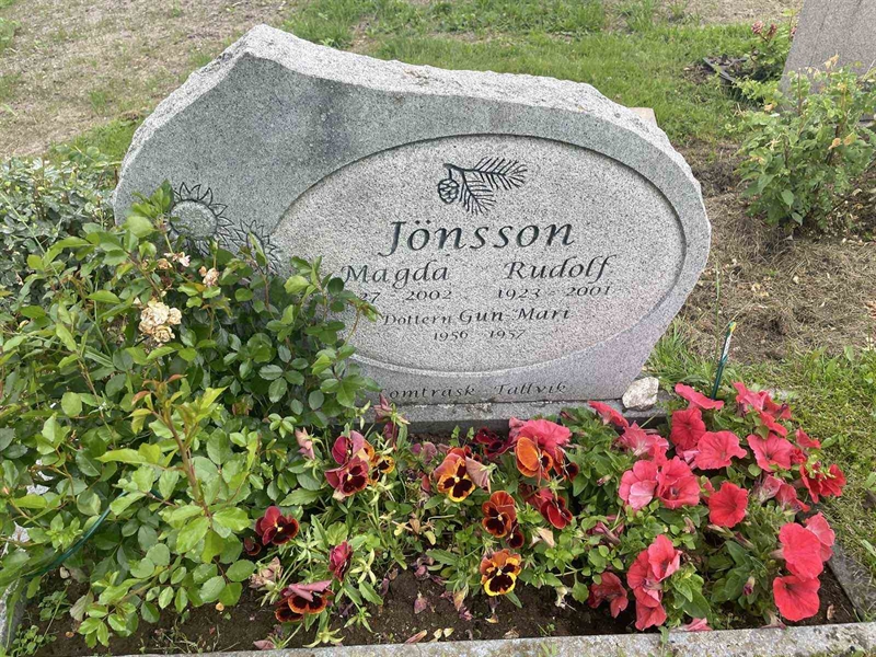 Grave number: 001 1   316