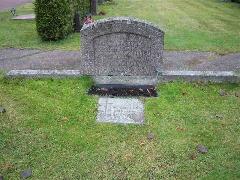 Grave number: KV B   13a-c