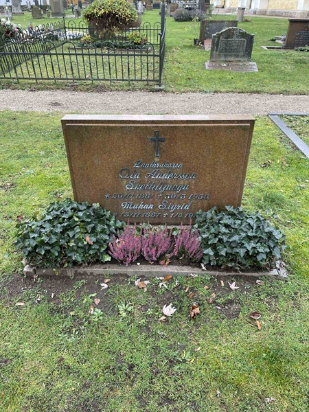 Grave number: VV F    12D