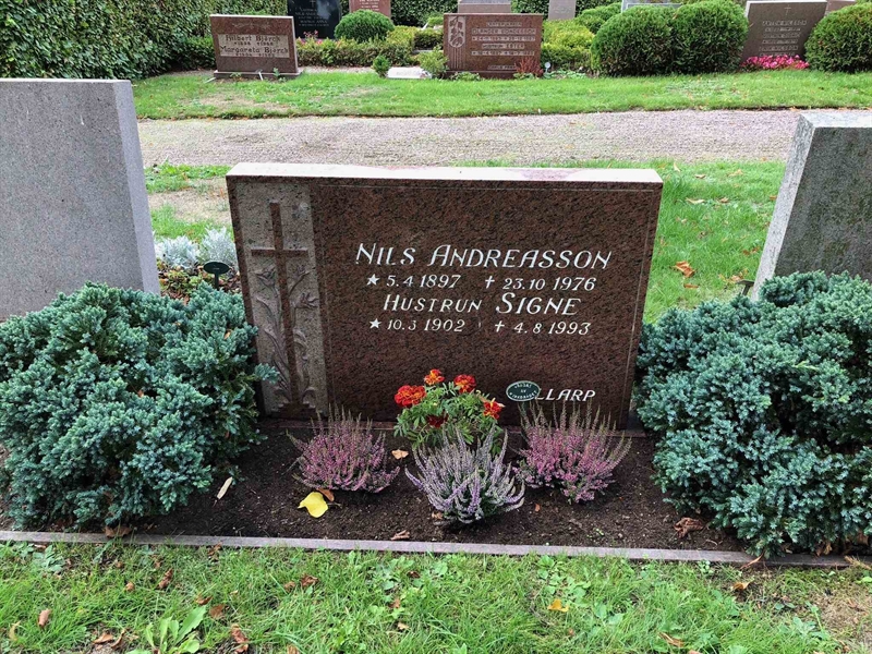 Grave number: AK 04    57, 58