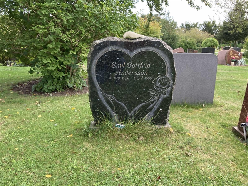 Grave number: R 02   460