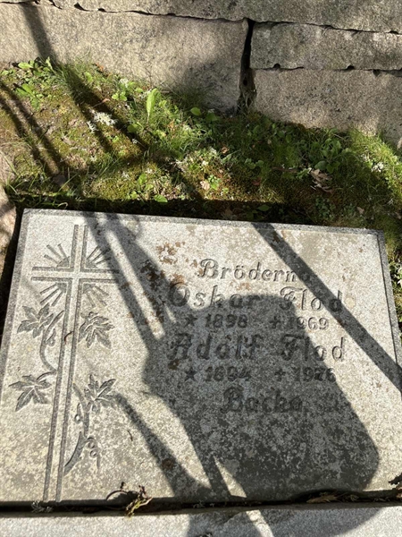 Gravnummer: Lax mell Kv3    75+76