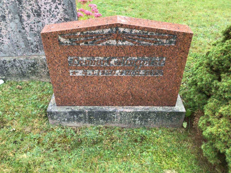 Grave number: 20 F   145