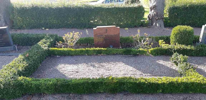 Grave number: TI A 529, 530