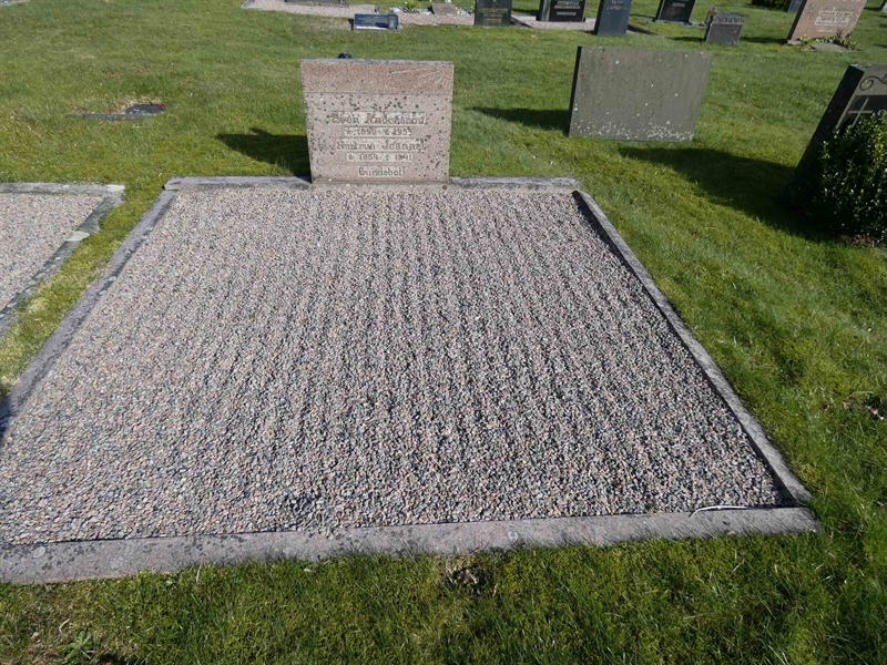Grave number: BR G   327