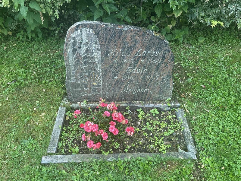 Grave number: 002 2   608