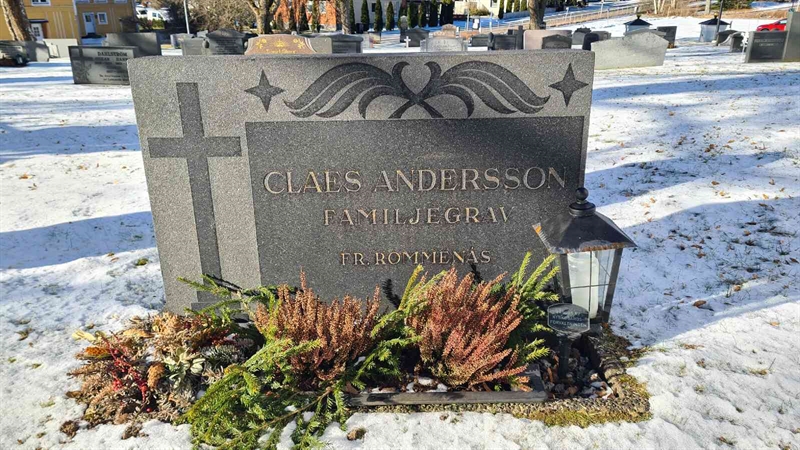 Grave number: M G 01 127-128