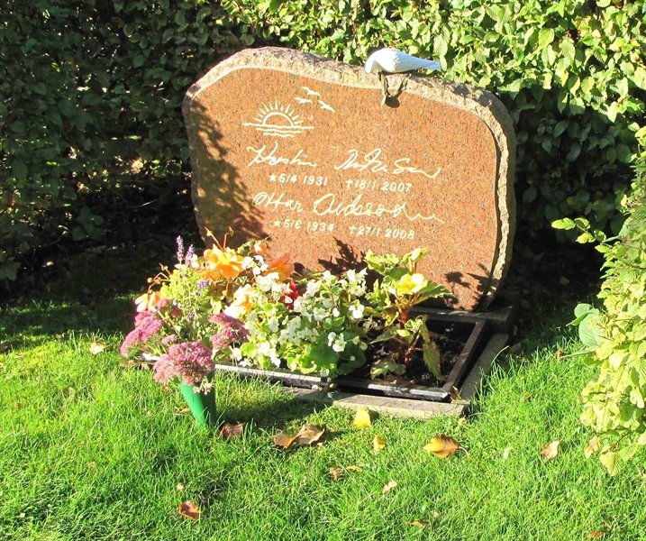 Grave number: HN BJÖRK   239, 240