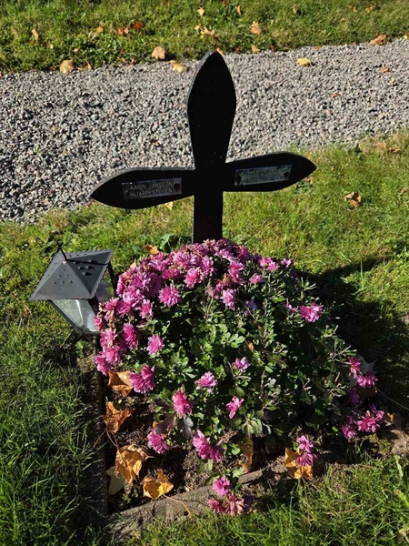 Grave number: T A D   760