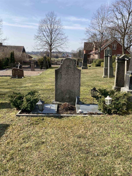 Grave number: AK 01    37