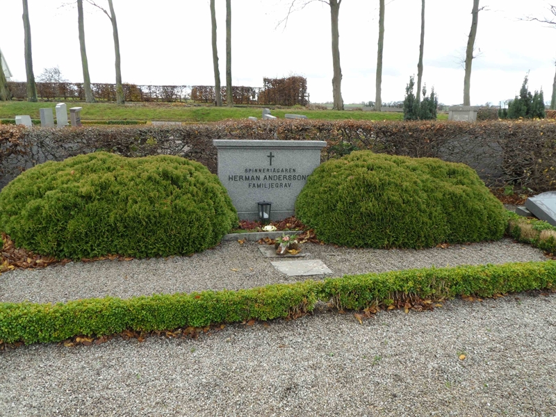 Grave number: ÖTN NMK8     9, 10, 11, 12