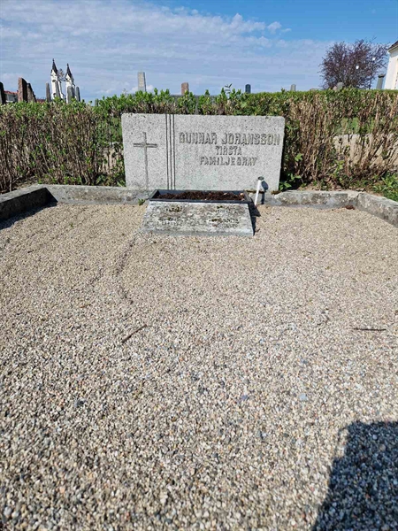 Grave number: 501 04 486-488