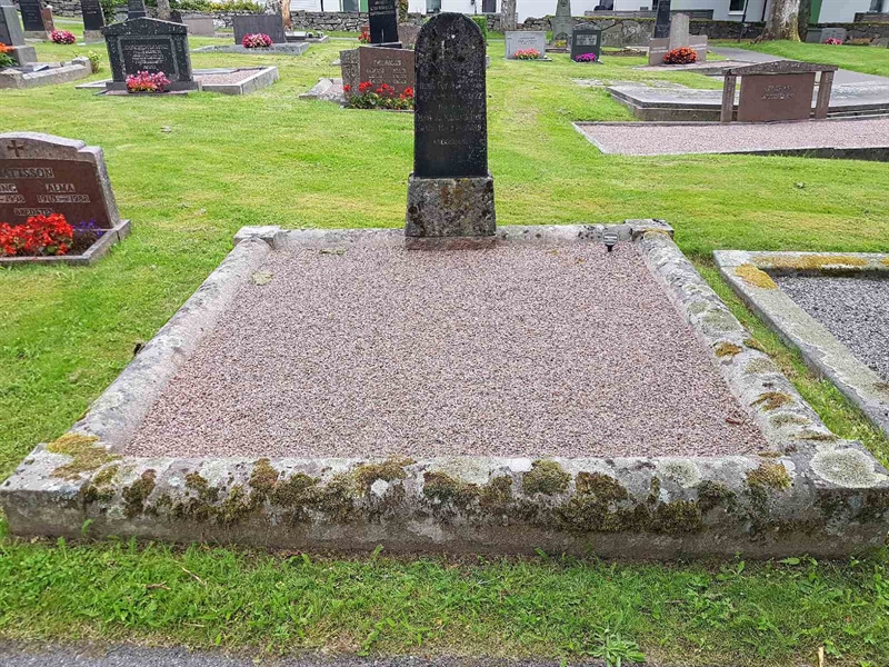 Grave number: 06 60778