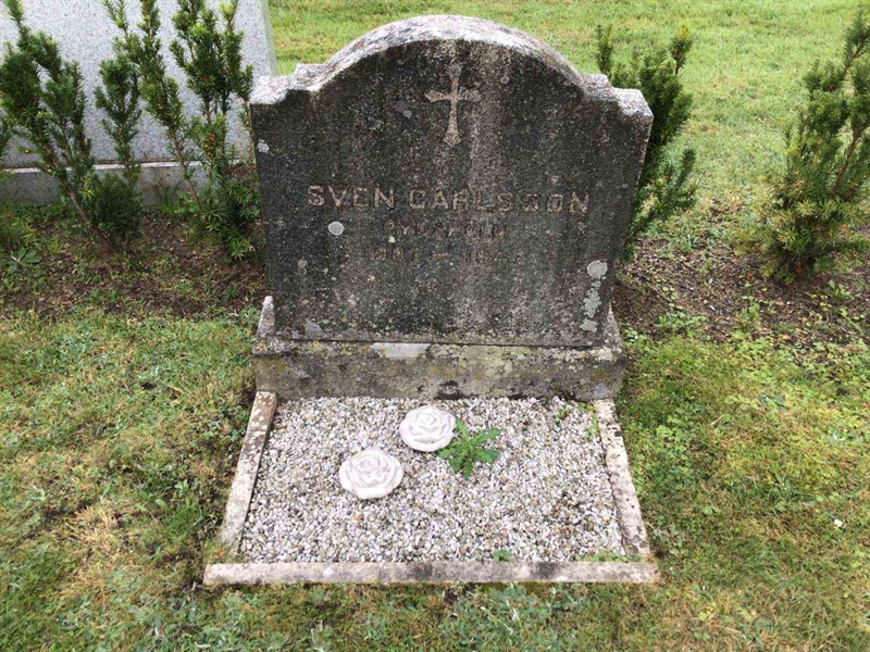 Grave number: 20 F    71