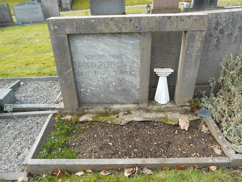 Grave number: NÅ M7    74