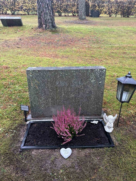 Grave number: 1 KV.4    26-27