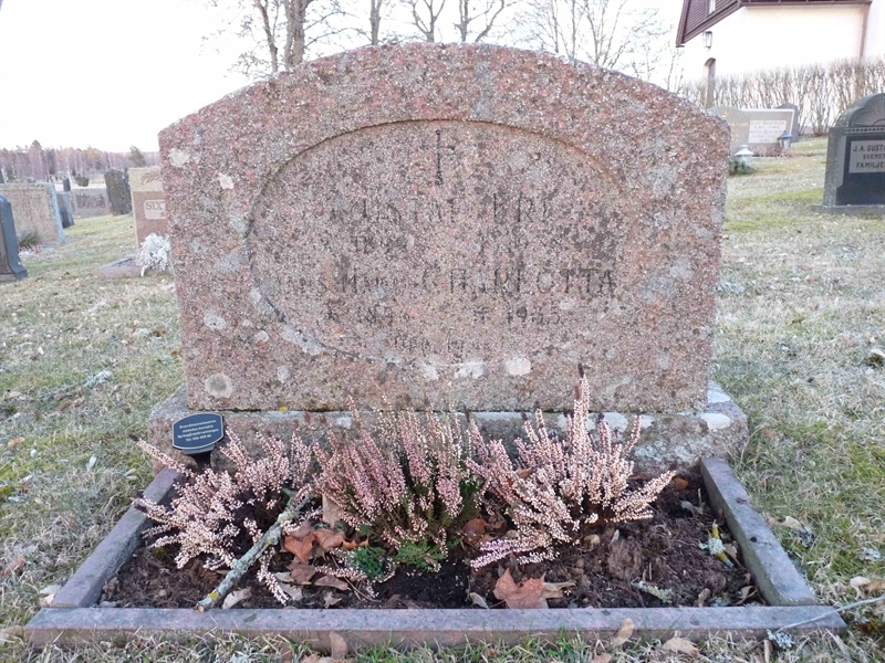 Grave number: JÄ 1   53