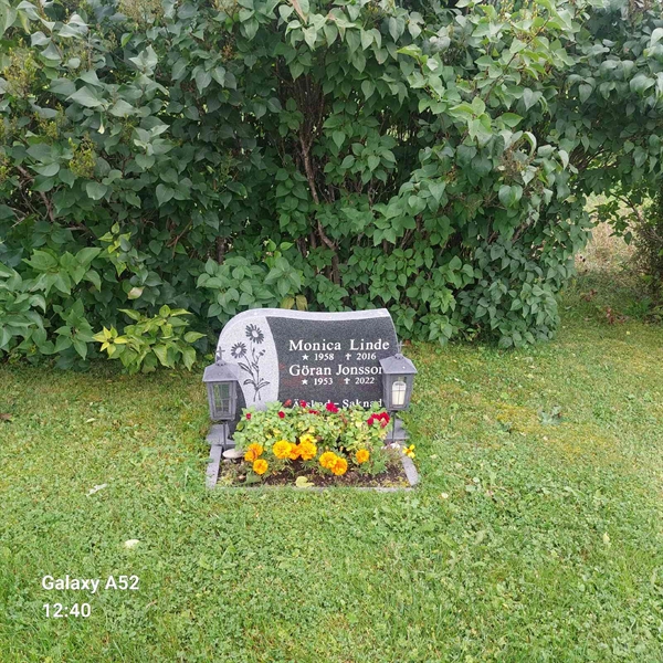 Grave number: N K    34, 35