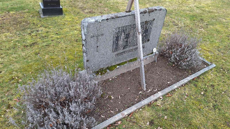 Hautatunnus: VG B   102-103