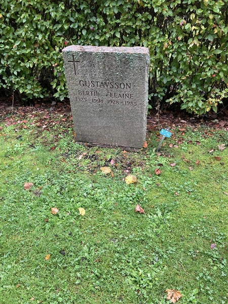 Grave number: 2 N 326