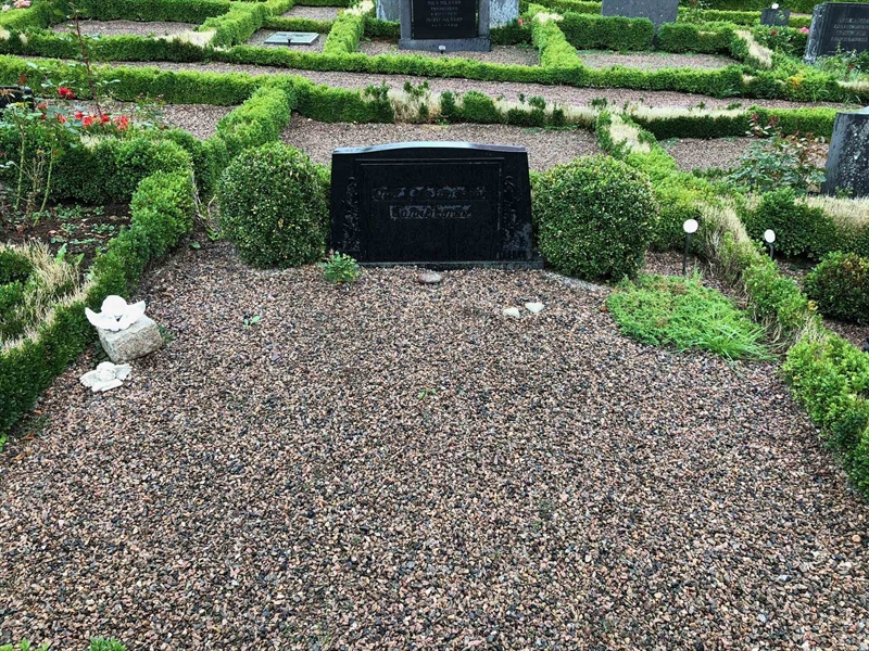 Grave number: Kå 40    36, 37