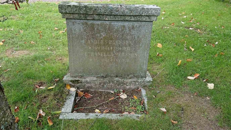 Grave number: AK 01   140