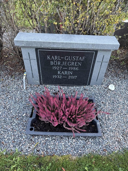 Grave number: 4 N ND   127