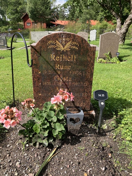 Grave number: 1 14    35