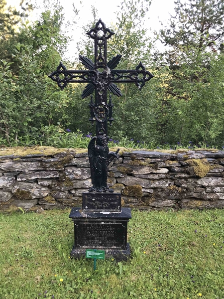 Grave number: UÖ KY    76, 77